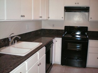 Kitchen - 321 S Willaman Dr