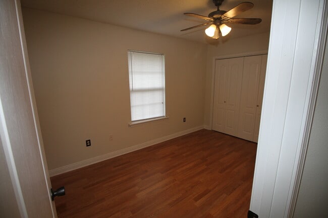 Building Photo - 1124 Orchid Dr