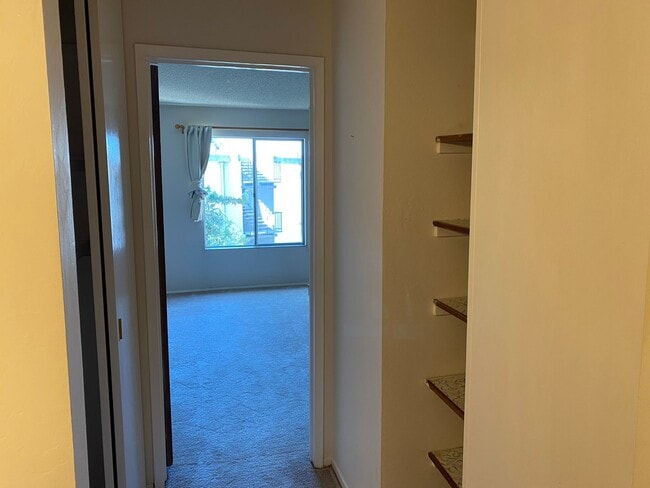 Building Photo - 965 Shorepoint Ct