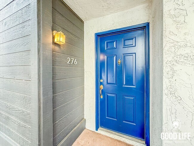 Building Photo - Bright 2BD/2BA Condo in Golden Hill with In-Unit Laundry & Tandem Parking