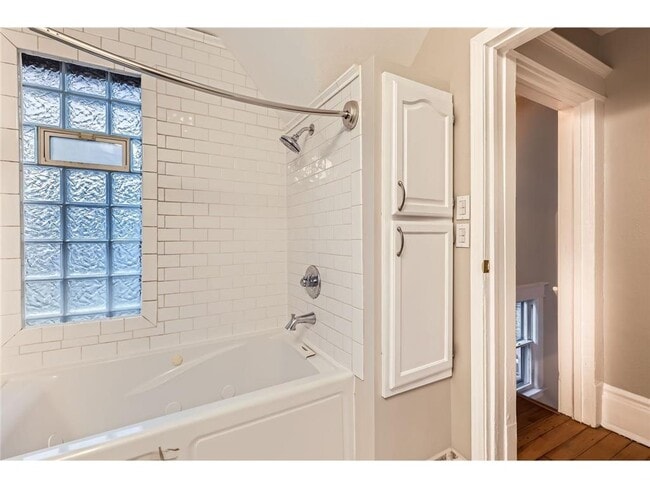 Building Photo - 1156 Marion St