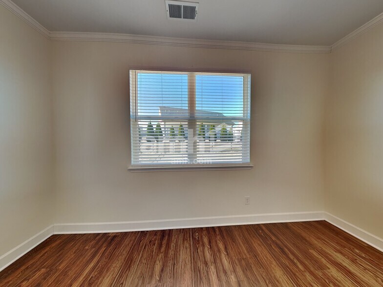 Building Photo - 4406 Erabele Dr