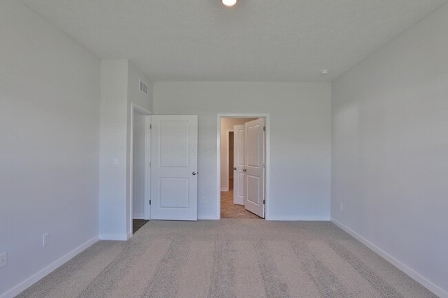 Building Photo - 738 Maria Dr