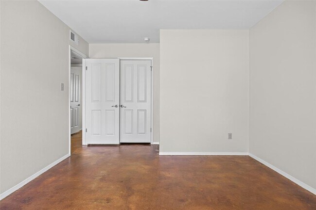Building Photo - 9911 Dorset Dr