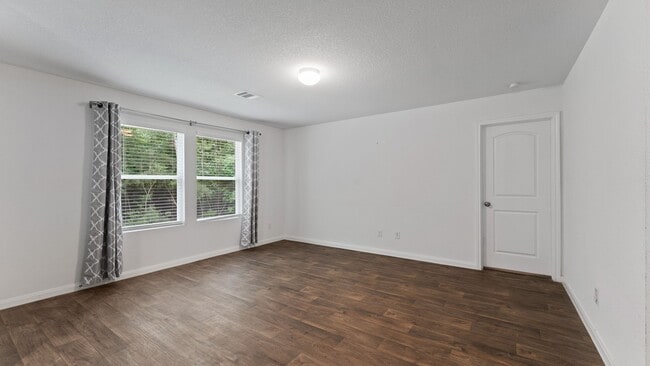Building Photo - 410 Pimmit Hill Run