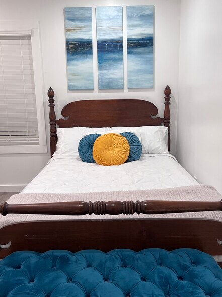 Primary Bedroom - 620 Simpson St