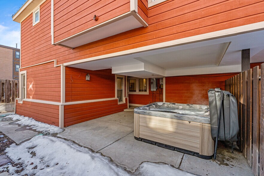 Building Photo - 1488 Park Ave