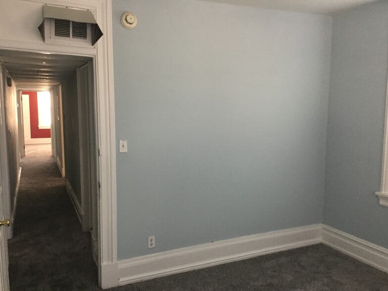 2nd Bed room - 400 E 19th St