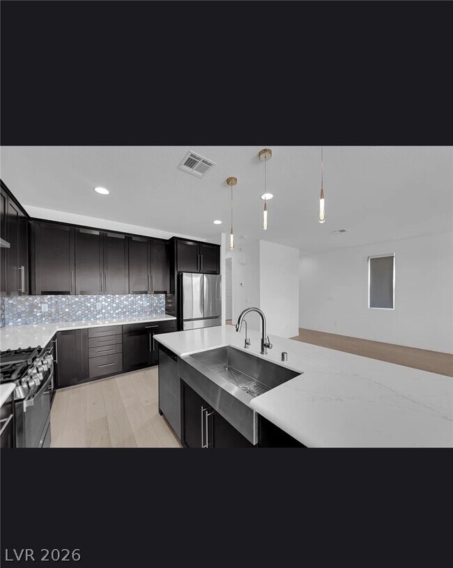 Building Photo - 4066 Painted Lady Ave