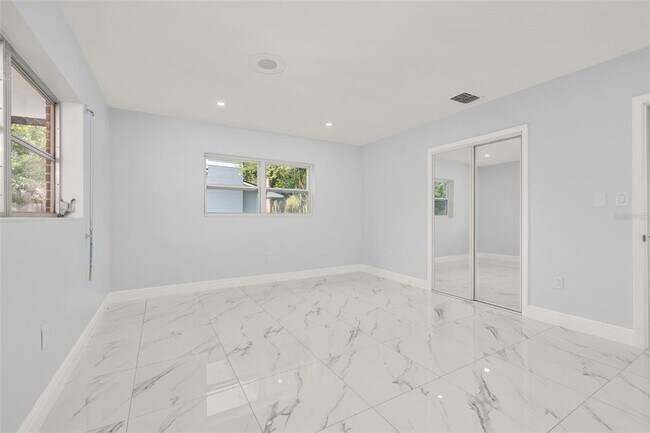 Building Photo - 930 Aultman Rd