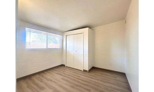 Building Photo - 3042 N Sparkman Blvd