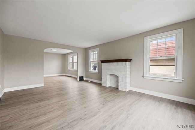 Building Photo - 2615 Genesee St