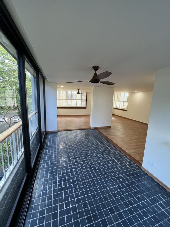 Building Photo - 1521 Punahou St