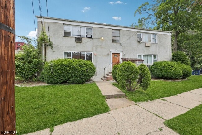 Building Photo - 222 2nd St