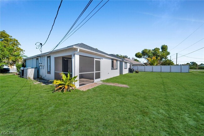 Building Photo - 1044 SE 11th St