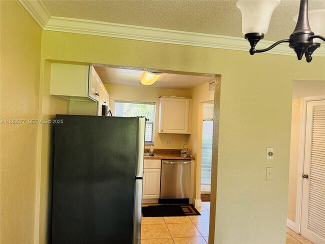 Building Photo - 8110 Sunrise Lakes Blvd