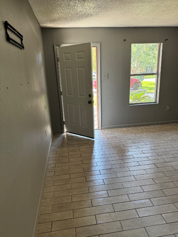 Building Photo - 984 Asheville Dr