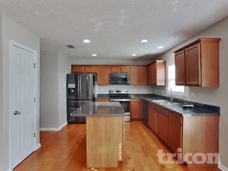 Building Photo - 2037 Red Jacket Trace