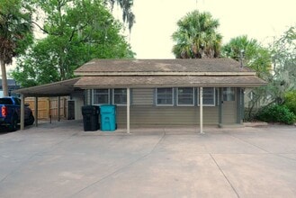 Building Photo - Downtown Efficiency with separate Bedroom ...