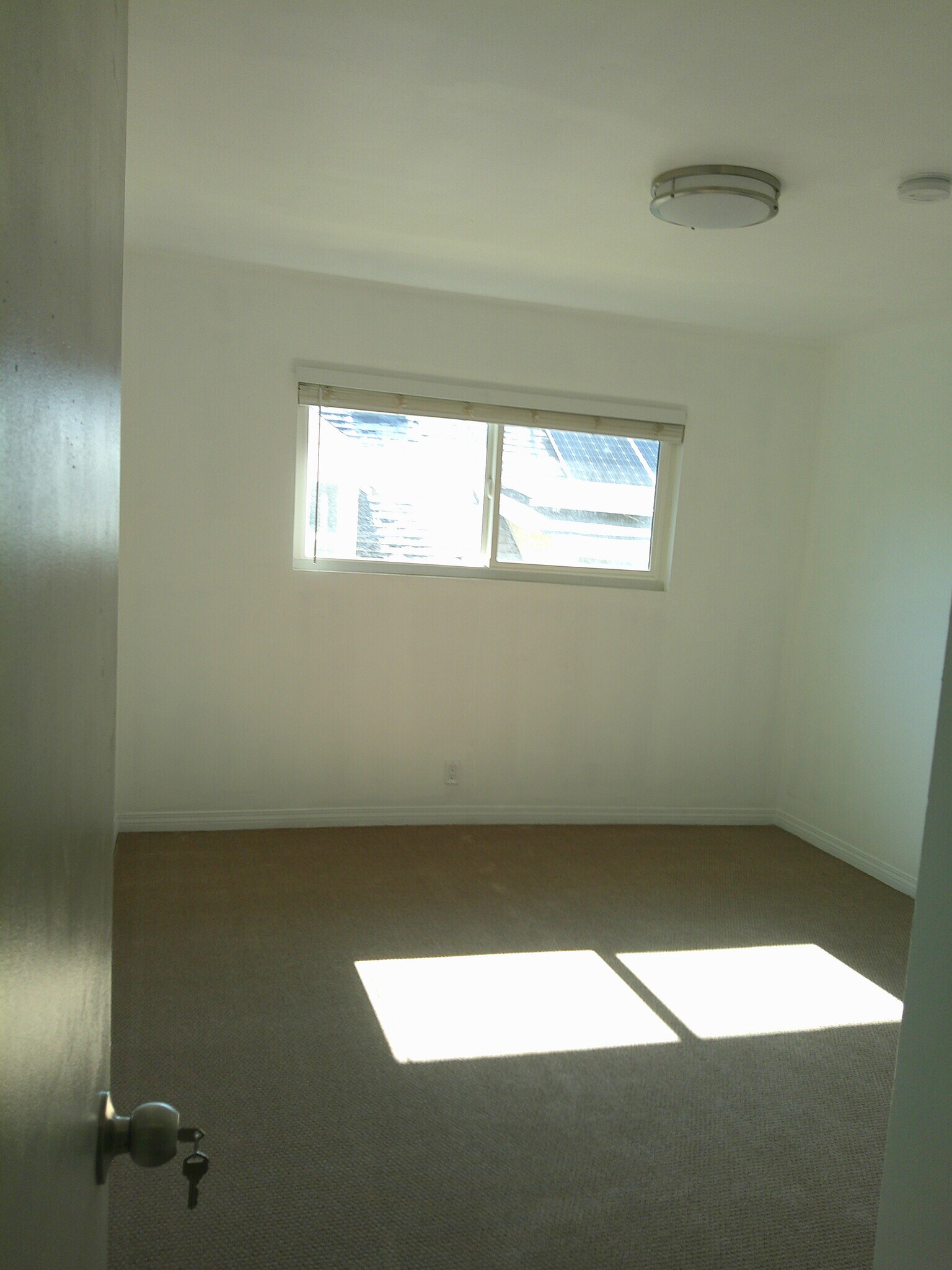 Building Photo - 311 N Westlake Ave