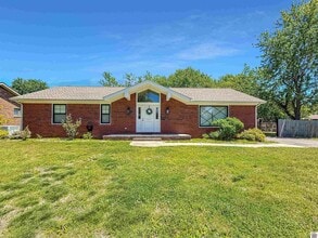 Building Photo - 809 Bagwell Blvd