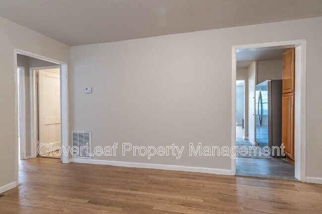 Building Photo - 210 Harwood Dr