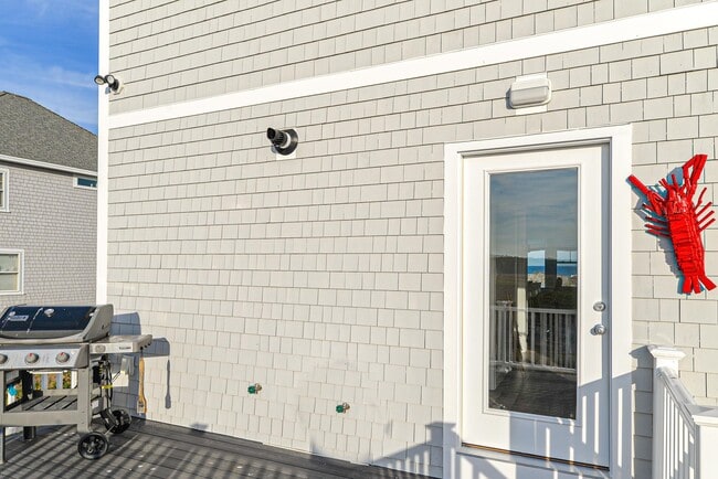Building Photo - 1647 Ocean Blvd