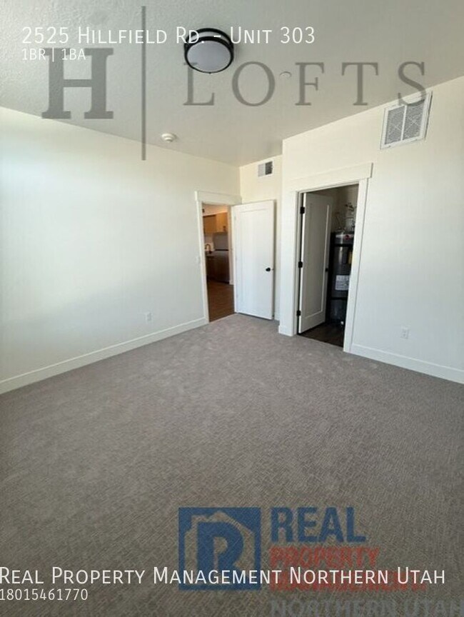 Building Photo - 2525 Hillfield Rd.-Unit 303