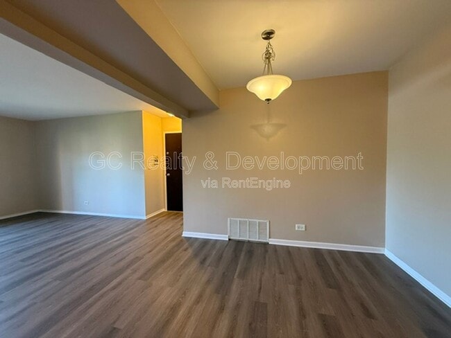 Building Photo - 621 Tralee Ct