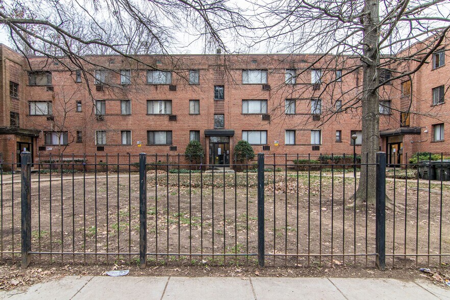 Building Photo - 4733 1st St SW