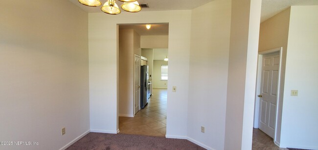 Building Photo - 2428 Cedar Trace Dr E