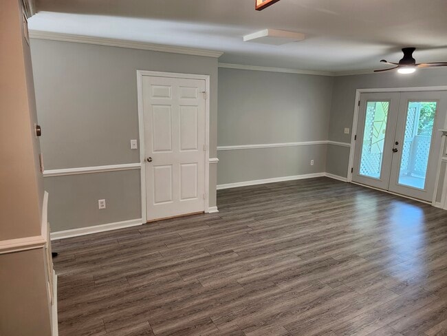 Building Photo - 203 Oak Hollow Ct