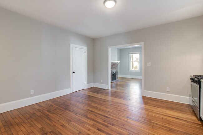 Building Photo - 915 Exum St