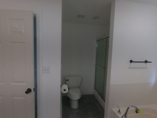 Building Photo - Charming Home in a Prime Columbia Location