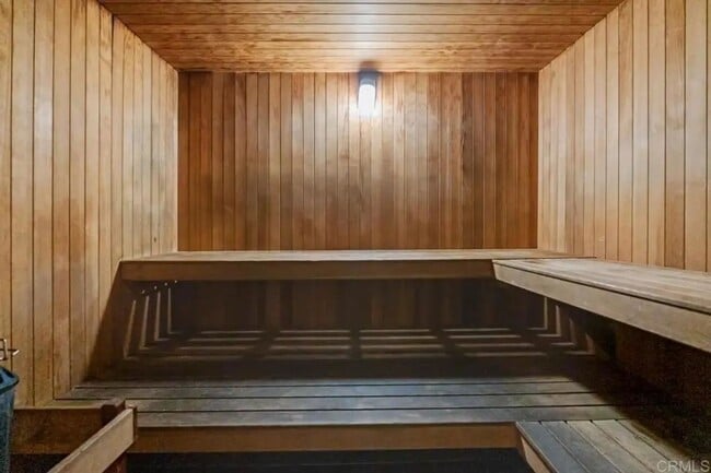 Building Photo - Conveniently Located - Available Immediately!