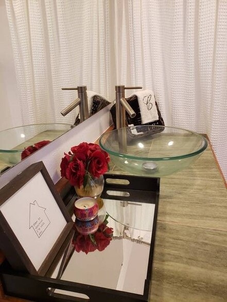 Beautiful Tile Bathroom - 2108 Marshallfield Ln