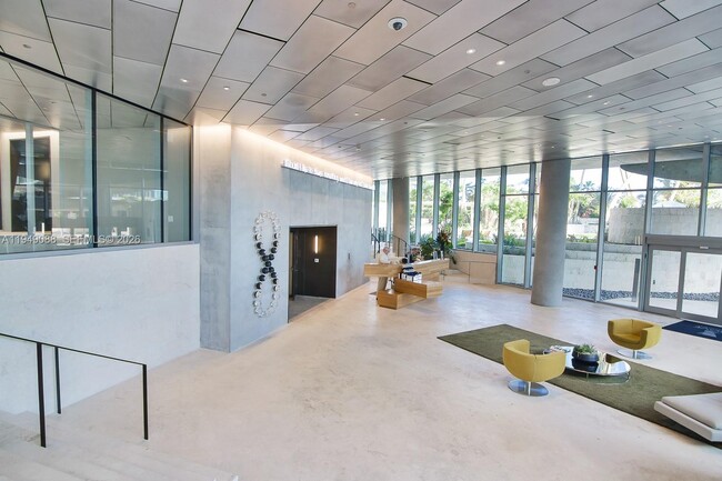 Building Photo - 2669 S Bayshore Dr