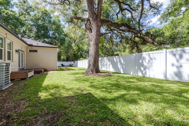 Building Photo - 1505 E North Bay St