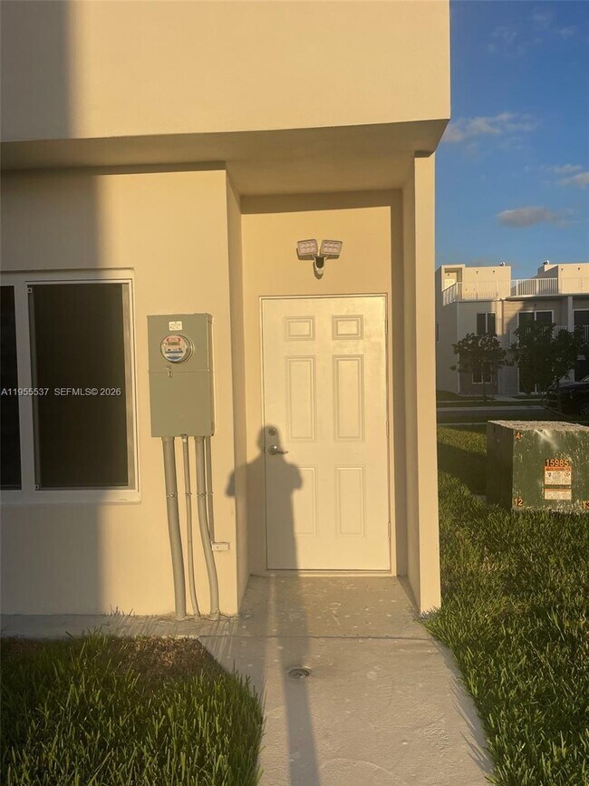 Building Photo - 25854 SW 144th Ct