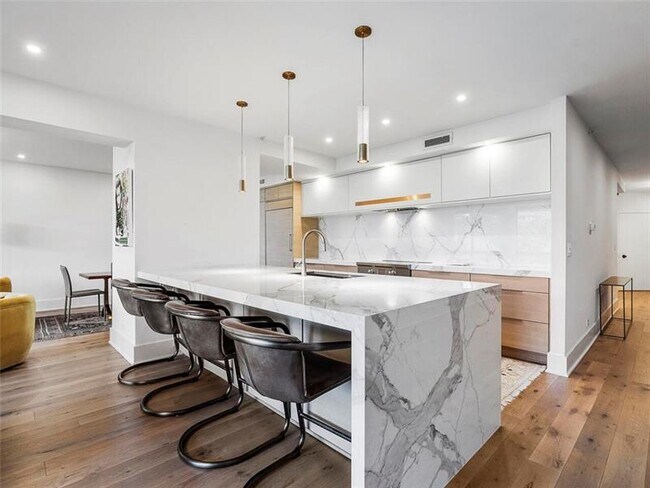 Building Photo - 2660 Peachtree Rd NW