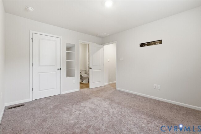 Building Photo - 3605 Roselawn Ter