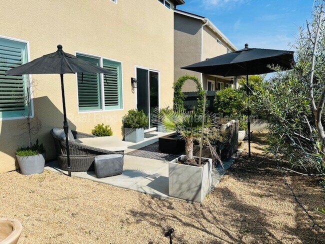 Building Photo - 837 Soledad Ave