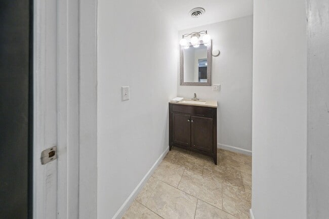 Building Photo - 361 Locust St