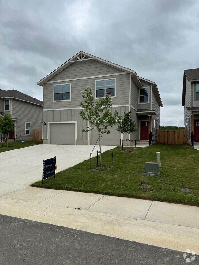 Building Photo - NEW CONSTRUCTION IN GATED COMMUNITY!!! BUI...