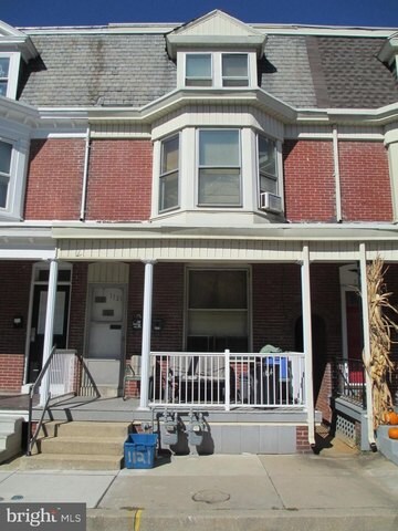 Primary Photo - 1121 W Poplar St