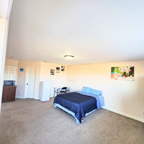 Building Photo - 5611 Aberdeen Dr