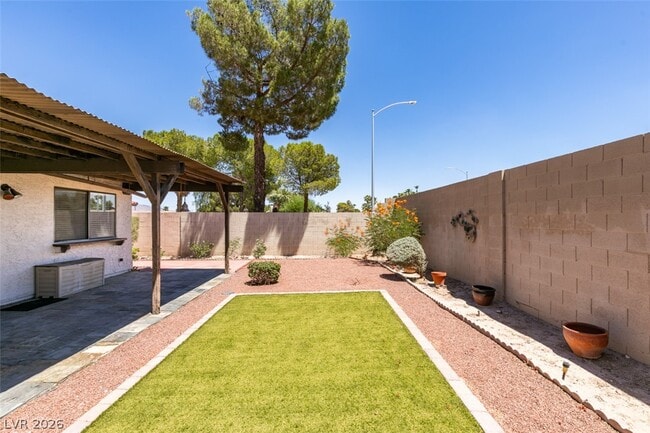 Building Photo - 2587 Swan Ln