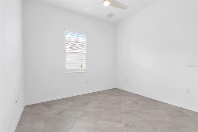 Building Photo - 15925 Sugar Hl Dr