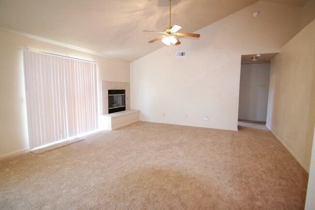 Building Photo - Beautiful Chico Home Near Baroni Park