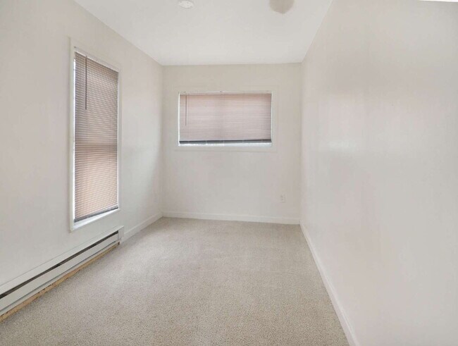 Building Photo - Section 8 Approved 1+ Bedroom Upper Level Duplex